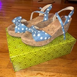 Blue and white polka dot wedges